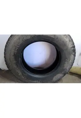 YOKOHAMA 11R24.5 TIRE