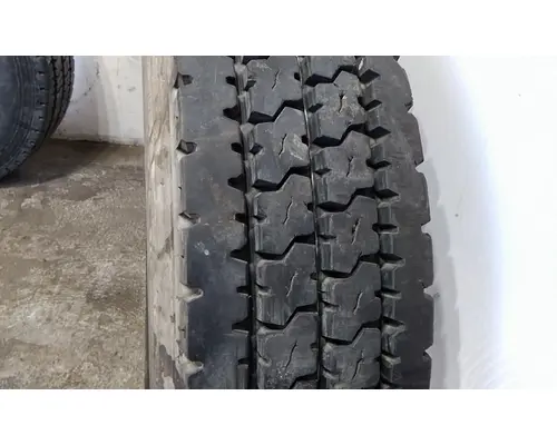 YOKOHAMA 11R24.5 TIRE