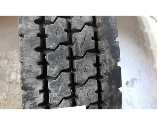 YOKOHAMA 11R24.5 TIRE