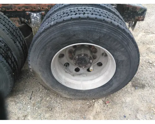 YOKOHAMA 11R24.5 TIRE