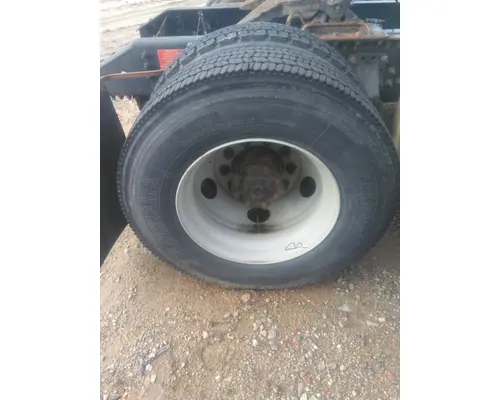 YOKOHAMA 275/80R22.5 TIRE