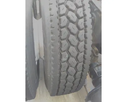 YOKOHAMA 295/75R22.5 TIRE