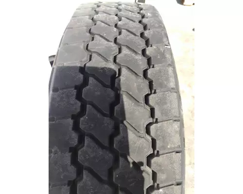 YOKOHAMA 295/75R22.5 TIRE