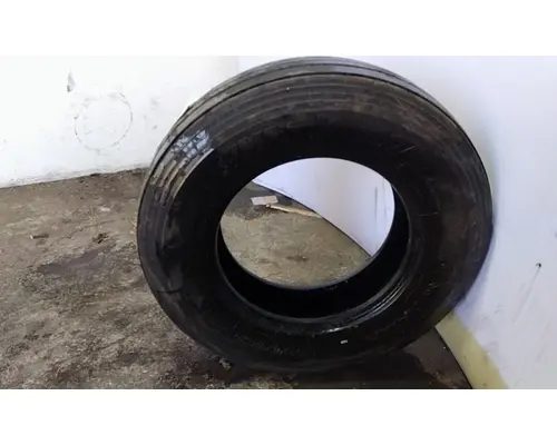 YOKOHAMA 295/75R22.5 TIRE