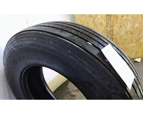 YOKOHAMA 295/75R22.5 TIRE