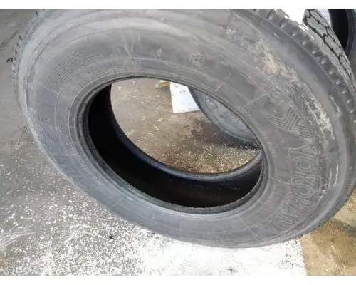 YOKOHAMA 295/75R22.5 TIRE