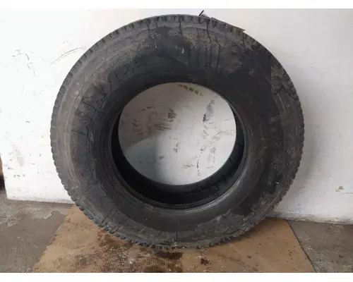 YOKOHAMA 295/75R22.5 TIRE