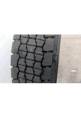 YOKOHAMA 295/75R22.5 TIRE