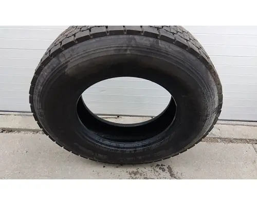YOKOHAMA 295/75R22.5 TIRE