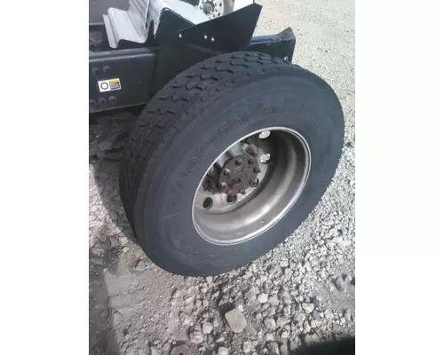 YOKOHAMA 295/75R22.5 TIRE