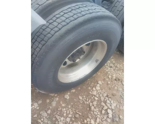 YOKOHAMA 295/75R22.5 TIRE