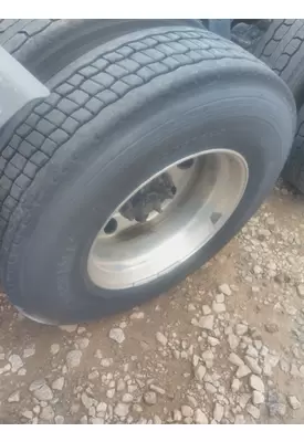 YOKOHAMA 295/75R22.5 TIRE