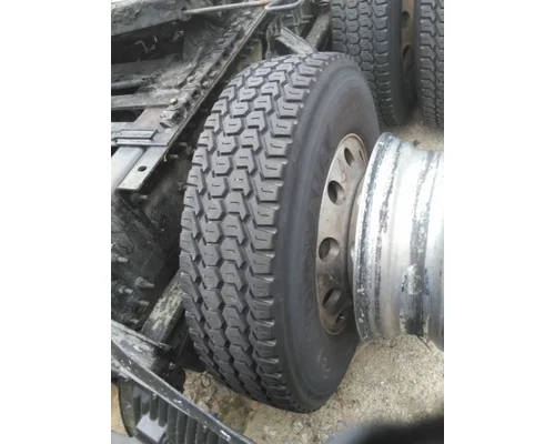 YOKOHAMA 295/75R22.5 TIRE