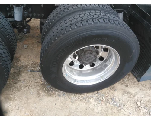 YOKOHAMA 295/75R22.5 TIRE