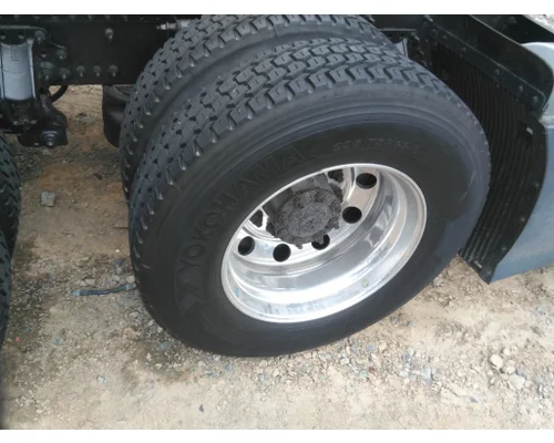 YOKOHAMA 295/75R22.5 TIRE