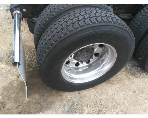 YOKOHAMA 295/75R22.5 TIRE