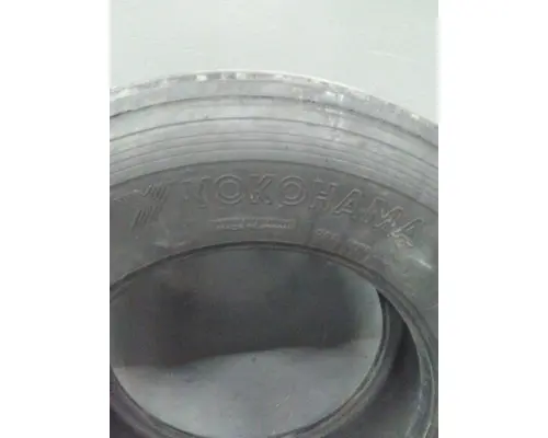 YOKOHAMA 295/75R22.5 TIRE