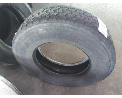 YOKOHAMA 295/75R22.5 TIRE