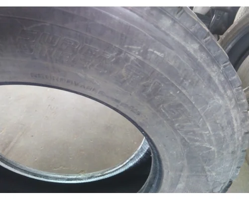 YOKOHAMA 295/75R22.5 TIRE