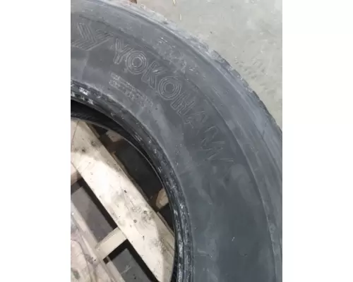 YOKOHAMA 295/75R22.5 TIRE