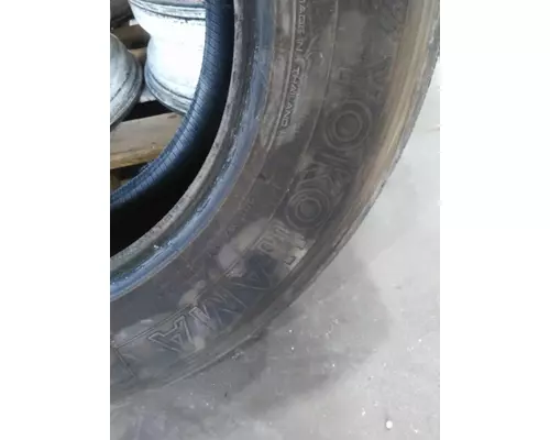 YOKOHAMA 295/75R22.5 TIRE