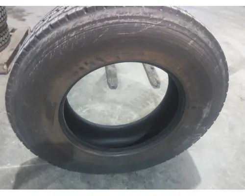 YOKOHAMA 295/75R22.5 TIRE