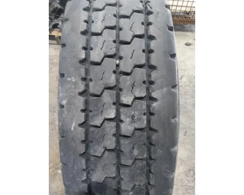 YOKOHAMA 295/75R22.5 TIRE