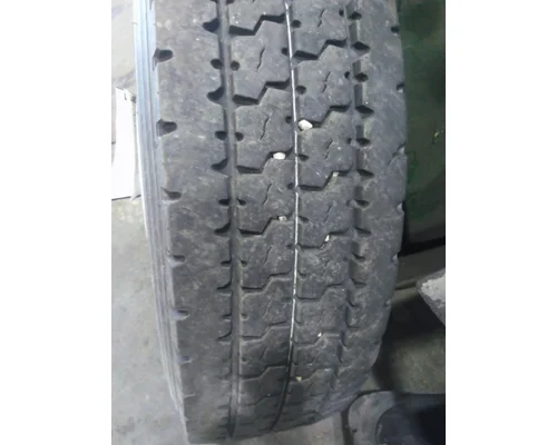 YOKOHAMA 295/75R22.5 TIRE