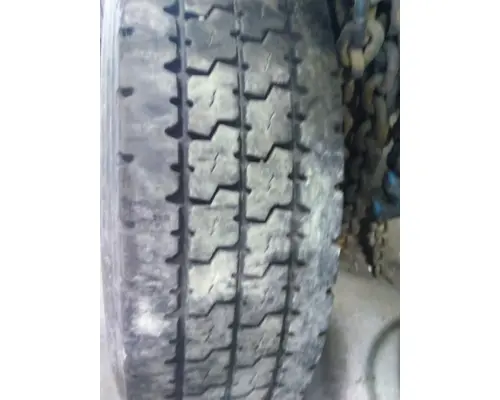 YOKOHAMA 295/75R22.5 TIRE