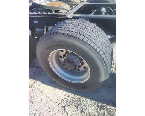 YOKOHAMA 445/50R22.5 TIRE