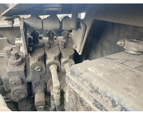 Yale GLC040AFNUAE082 Equip Hydraulic Valve