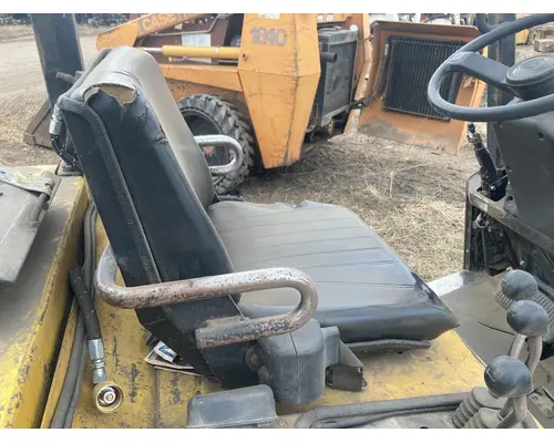 Yale GLC040AFNUAE082 Equip Seat