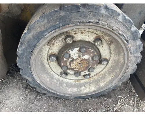 Yale GLC040AFNUAE082 Equip Tire and Rim