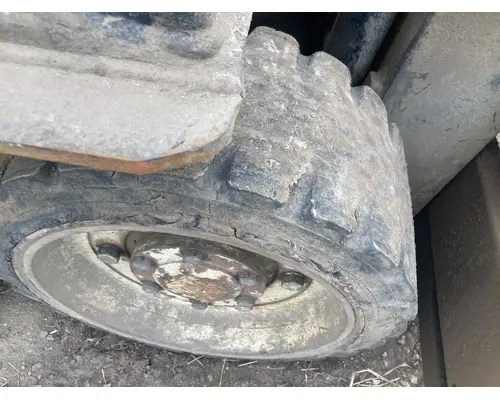 Yale GLC040AFNUAE082 Equip Tire and Rim