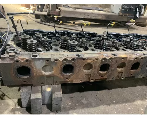 paccar MX13 Cylinder Head