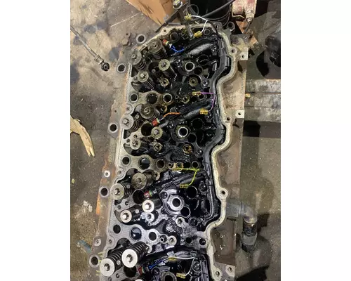 paccar MX13 Cylinder Head