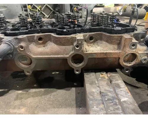 paccar MX13 Cylinder Head