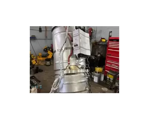  Peterbilt DPF (Diesel Particulate Filter)