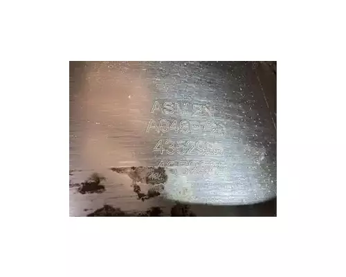  Peterbilt DPF (Diesel Particulate Filter)