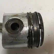 Piston Cummins 6-dot-7