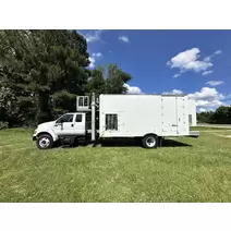 Complete Vehicle FORD F650 B & W  Truck Center