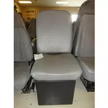 Seat, Front FORD L8501 LOUISVILLE 101