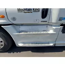 CAB SKIRT/SIDE FAIRING FREIGHTLINER CASCADIA 125