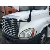 Hood Freightliner Cascadia 125