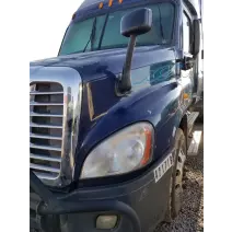 Hood Freightliner Cascadia 125