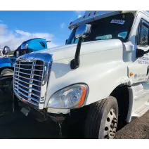 Hood Freightliner Cascadia 125 Complete Recycling