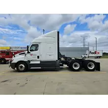 Cab-Skirt-or-side-Fairing Freightliner Cascadia-126