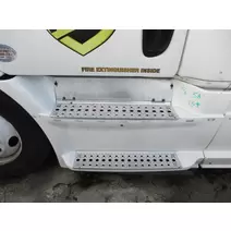 Cab-Skirt-or-side-Fairing Freightliner Cascadia-132