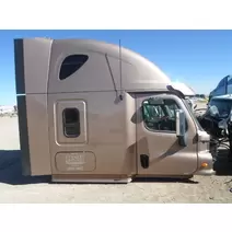 Cab Clip FREIGHTLINER CASCADIA