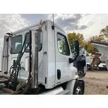 Sleeper-Fairing Freightliner Cascadia